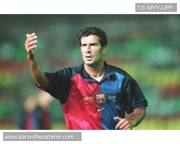 足球场上的风云人物耍帅瞬间揭秘与球迷心目中的偶像魅力分析